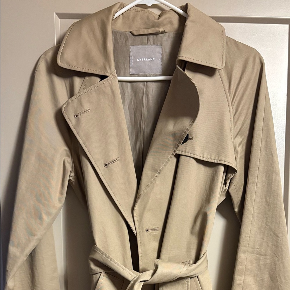 Classic trench coat - barely worn